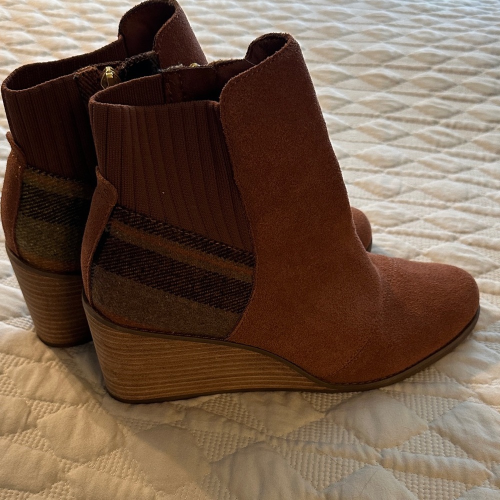 Toms Tan Ankle Booties